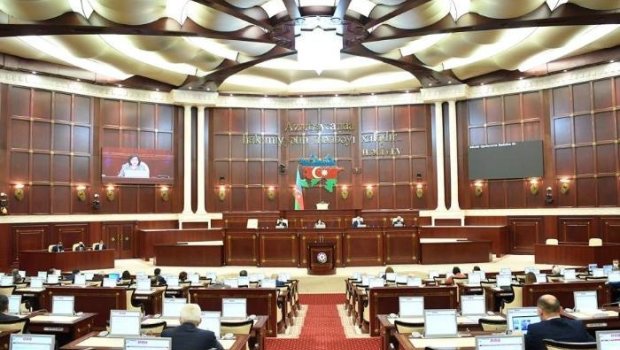 Milli Məclisdə ilin son iclası başladı - Hansı məsələlər müzakirə olunur?