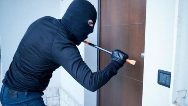 Keçmiş iş yerindən kompüter və televizor oğurladı