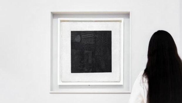 Bu rəsm əsərinə uzun müddət baxan adam PARALEL dünyaya keçir