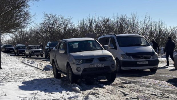 Ağsu dolaylarında nəqliyyatın hərəkəti tamamilə dayandı - FOTO