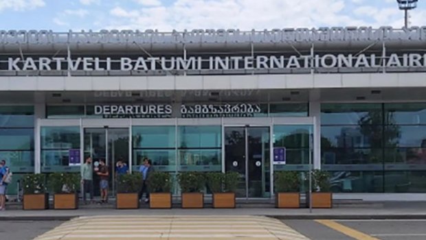 Güclü külək Batumi hava limanında problemlər yaratdı