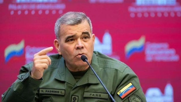 Maduro saxlanılarkən mühafizəçilərinin bir hissəsi öldürülüb - Venesuelanın müdafiə naziri