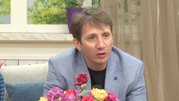 Azər Axşamın hava limanında başına iş gəldi &ndash; VİDEO