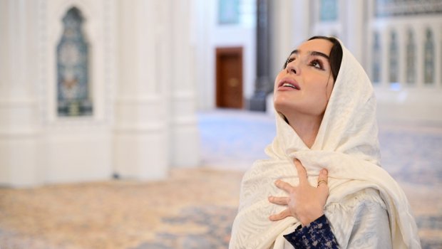 Leyla Əliyeva Sultan Qabus Böyük Məscidini ziyarət etdi &ndash; FOTO