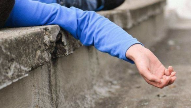 Xırdalanda DƏHŞƏT: Qadın 12-ci mərtəbədən yıxıldı