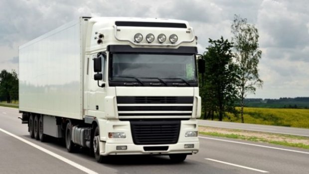 İranlı TIR sürücüsünün Lənkəranda başına iş gəldi - Yolda götürdüyü qız...