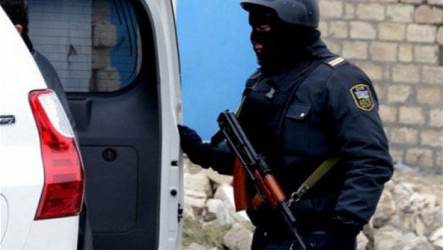 Bakıda başqasını kəsici-deşici alətlə hədələyib qızıllarını oğurlayan şəxslər SAXLANILDILAR