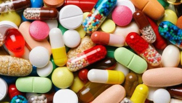 Özbaşına müalicə "trend"i - Həkim məsləhəti olmadan dərman qəbul edənlərin sayı niyə artır?