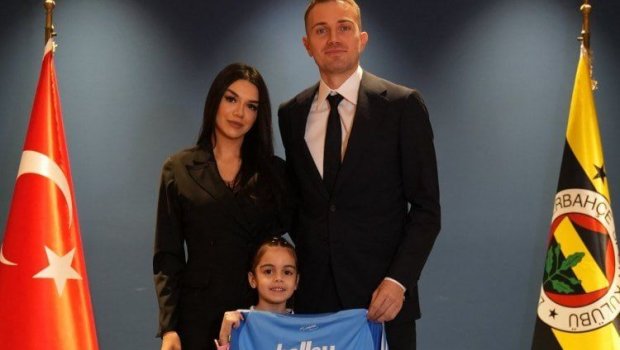 &ldquo;Beşiktaş&rdquo;ın qapıçısı &ldquo;Fənərbağça&rdquo;ya keçdi