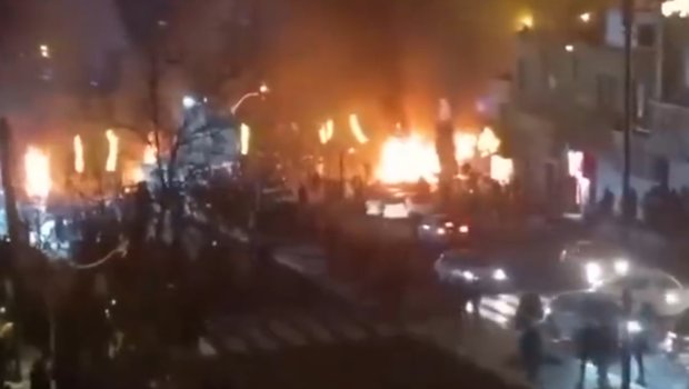 İranda VƏZİYYƏT GƏRDİNDİR: Tehran alovlar içindədir - VİDEO