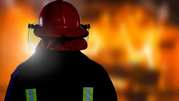 Masazırda çoxmərtəbəli binada yanğın oldu, bir nəfər zəhərləndi - VİDEO