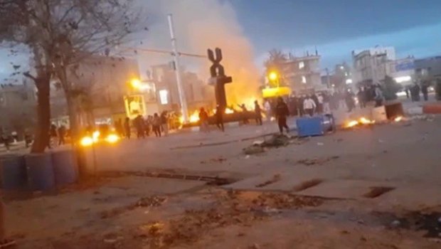 İranın 185 şəhərində etirazlar davam edir - 116 nəfər ölüb - VİDEO