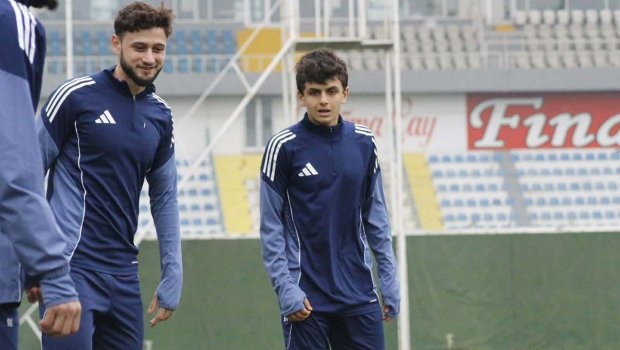 Qurban Qurbanov 16 yaşlı Əlini əsas heyətə çağırdı