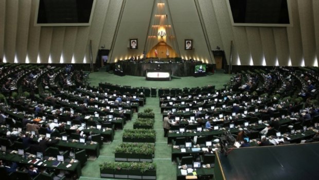 İranda parlamentin TƏCİLİ İCLASI başladı