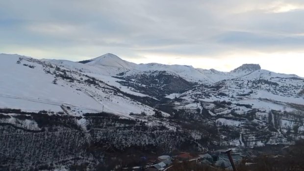 Qərb bölgəsinin dağlıq ərazilərinə qar yağır - VİDEO