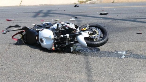 Cəlilabadda motosiklet ambulans avtomobili ilə toqquşdu