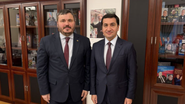 Hikmət Hacıyev Ukrayna səfiri ilə GÖRÜŞDÜ