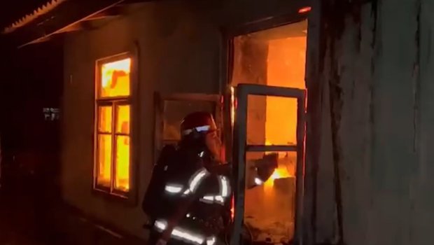 Lənkəranda fərdi ev yandı &ndash; VİDEO