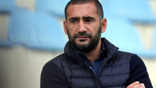 Keçmiş futbolçu Ümit Karan hava limanında saxlanıldı