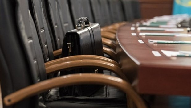 Dövlət orqanlarında çalışanların NƏZƏRİNƏ