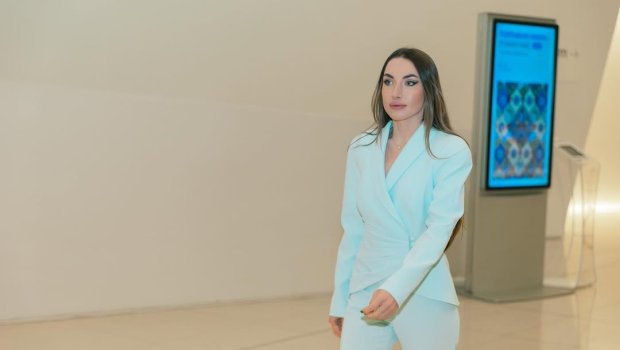 Alena Əliyeva Kerol Förmenin sərgisindən paylaşım etdi - FOTO