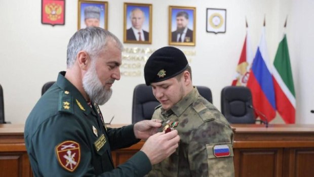 Kadırovun oğlu qızıl medalla təltif olundu - VİDEO