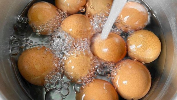 Su qaynadıqdan neçə dəqiqə sonra yumurta hazır olur?
