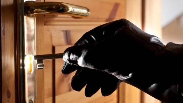 Bakıda evlərdən oğurluq edən şəxs saxlanıldı