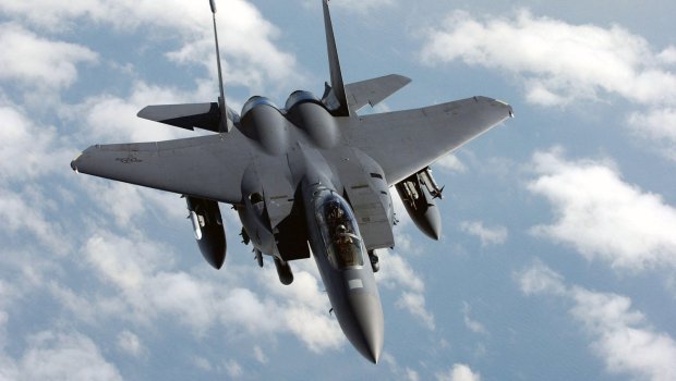 ABŞ-ın 12 ədəd F-15 qırıcısı Yaxın Şərqə doğru uçur - FOTO