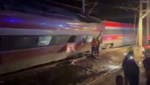 Qatar relsdən çıxdı - 21 ölü, 100 yaralı var &ndash; VİDEO