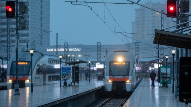 Sabah qatarlar qeyri-iş gününün cədvəlinə uyğun hərəkət edəcək - ADY
