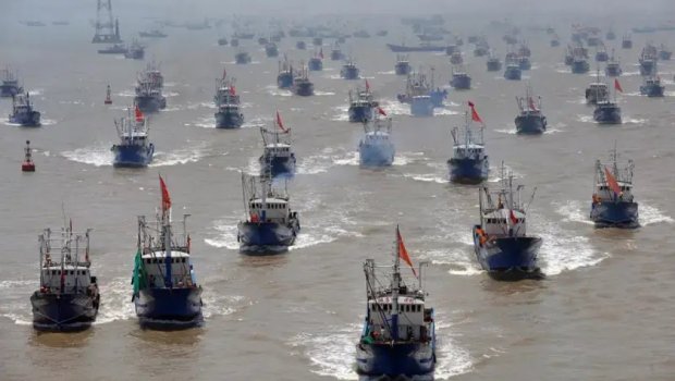 Pekin dənizdə &ldquo;Böyük Çin Divarı&rdquo; qurur