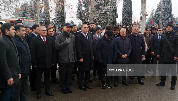 Ərdoğanın oğlu Gəncədə Şəhidlər xiyabanını ziyarət edib - FOTO