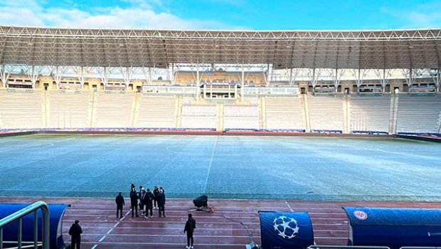 Respublika stadionu qardan təmizlənir &ndash; VİDEO