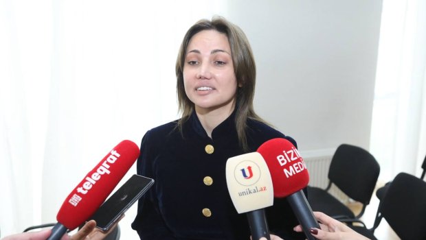 Müğənni Dəniz Əsədovadan məhkəmədə gözlənilməz açıqlama: "Pulu borc vermişəm"