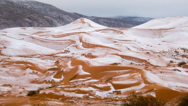 Sahara səhrasında 10 ildən sonra ilk qar &ndash; VİDEO