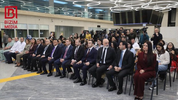 Tibbdə TARİXİ GÜN &ndash; Azərbaycanda ilk dəfə robotik əməliyyat İCRA olunub &ndash; FOTO