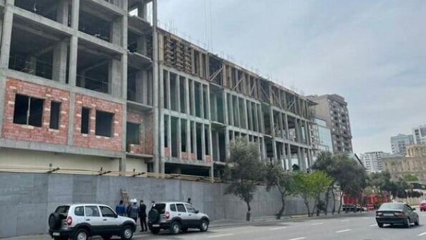 Binadan başına yük düşdü, öldü