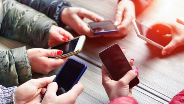 Yeni &ldquo;xəstəlik&rdquo; NÖVÜ &ndash; İnsanlardan uzaq qalmaq simptomları daha da AĞIRLAŞDIRIR...