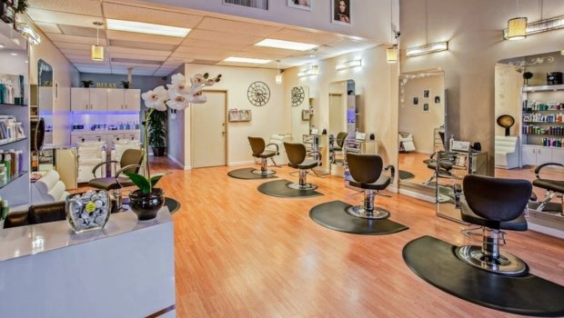 Gözəllik salonundan ŞOK CAVAB: "Şikayət etdiyiniz qurumlara məndən salam deyin" - VİDEO