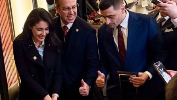 Respublikaçılar Qrenlandiyanı BELƏ &ldquo;böldülər&rdquo; - VİDEO