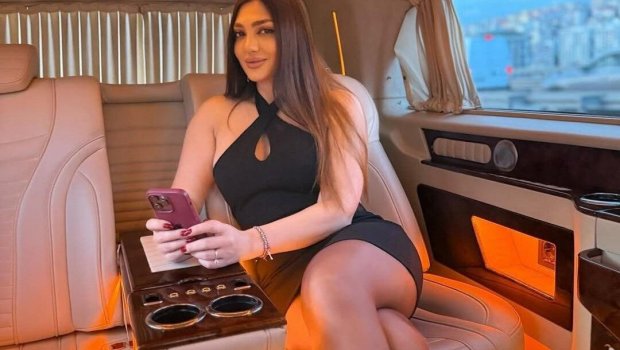 "20 il öncə də açıq-saçıq geyinirdim"