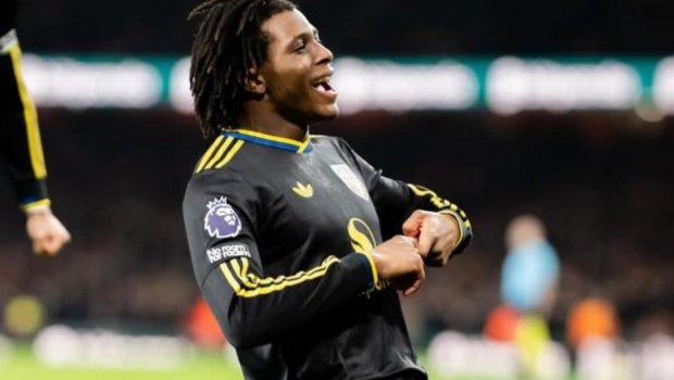 "Mançester Yunayted" səfərdə "Arsenal"ı məğlub etdi