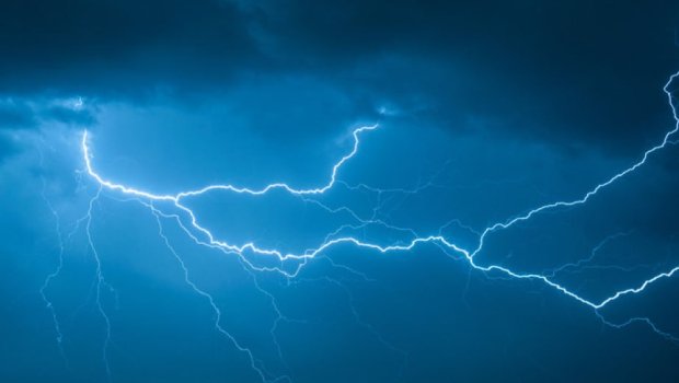 Mitinqdə 70 nəfəri ildırım vurdu