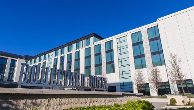 Bakıda məşhur hoteldə ofisiant öldürüldü - İş yoldaşı TUTULDU