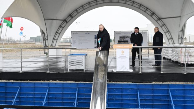 Prezident Sumqayıtda polipropilen və laminatlı kisə istehsalı müəssisəsinin təməlini qoydu &ndash; FOTO