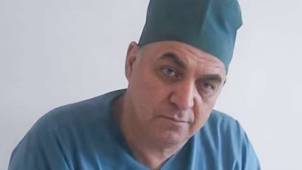 Avtobusda vəfat edən həkim generalın qardaşı imiş &ndash; FOTO