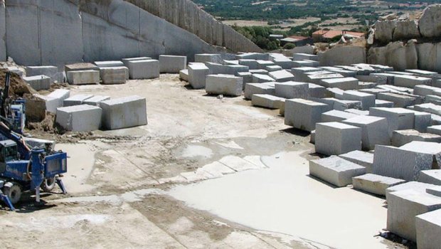 Qəbələdə BƏDBƏXT HADİSƏ: Daş karxanasında çalışan fəhlə həyatını itirdi