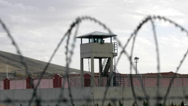 Həbsdə olan valideynlərin övladları dövlət müdafiəsinə GÖTÜRÜLƏCƏK