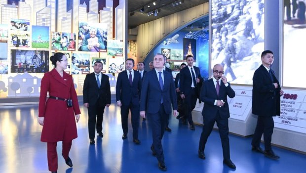 Ceyhun Bayramov Çin Kommunist Partiyasının Muzeyini ziyarət etdi - FOTO